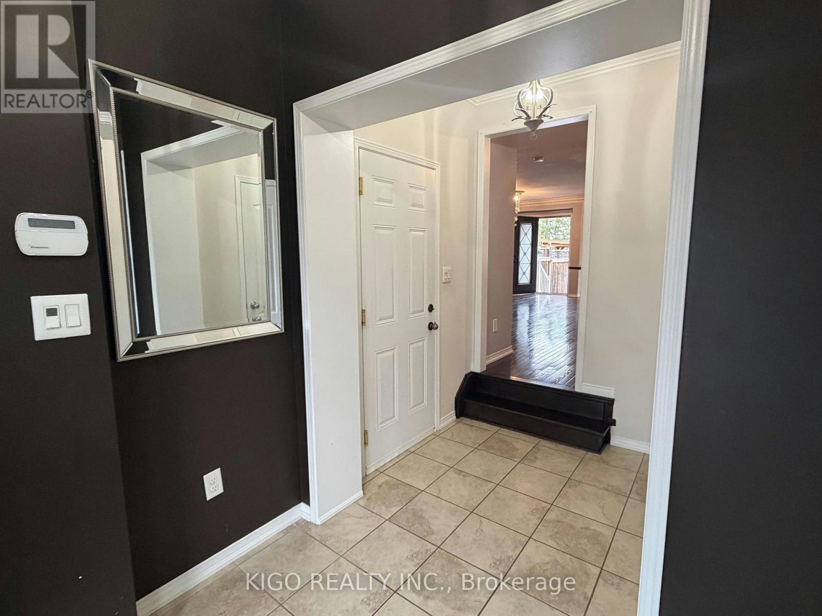 21 Summerside Avenue, Whitby, ON, L1R 0G3 - 3
