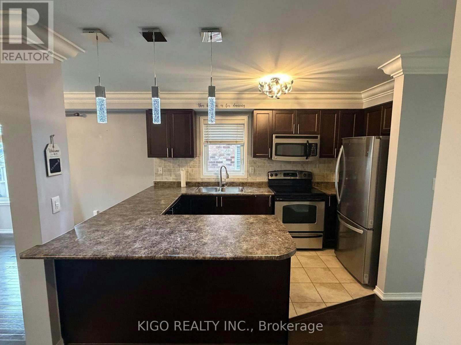 21 Summerside Avenue, Whitby, ON, L1R 0G3 - 5