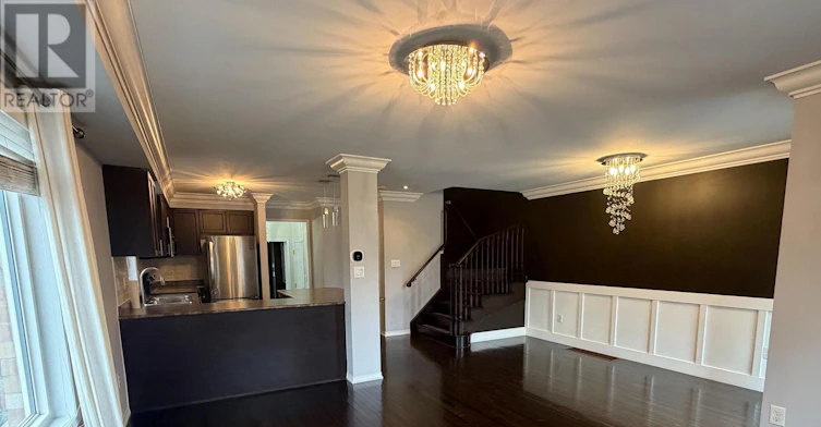 21 Summerside Avenue, Whitby, ON, L1R 0G3 - 4