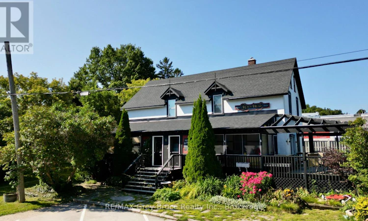 8 Helen Street