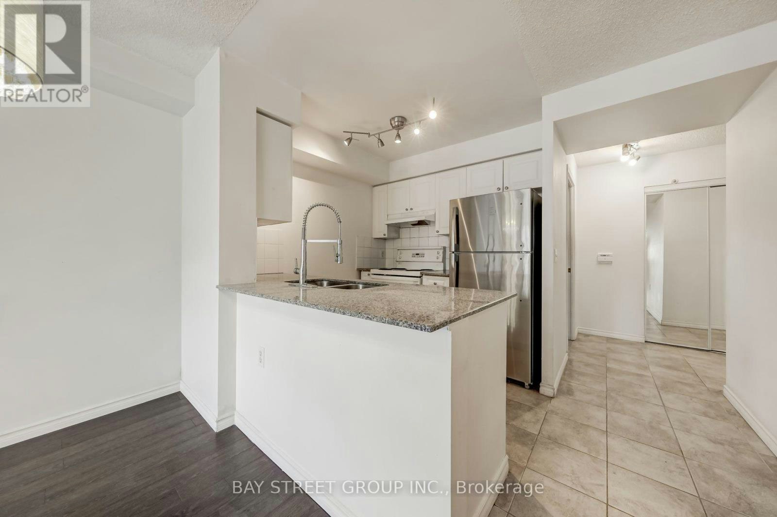 812-20 Olive Avenue, Toronto, ON, M2N 7G5 - 23