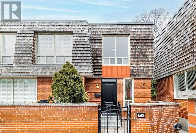 MAIN - 4-75 Upper Canada Drive, Toronto, ON, M2P 2A2