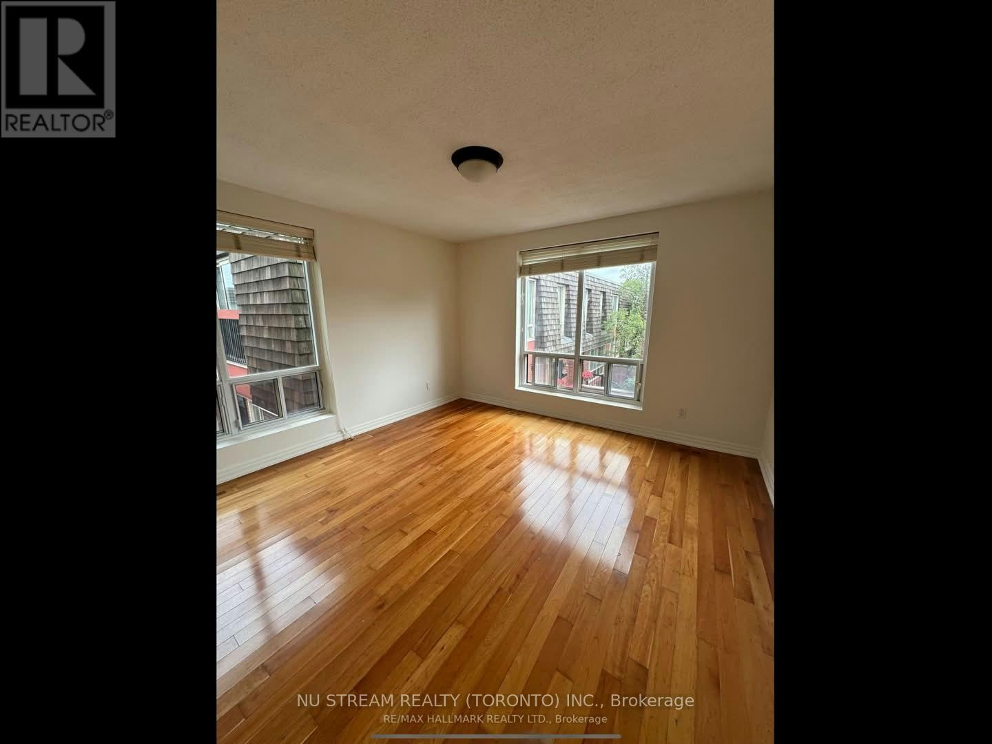 MAIN - 4-75 Upper Canada Drive, Toronto, ON, M2P 2A2 - 4