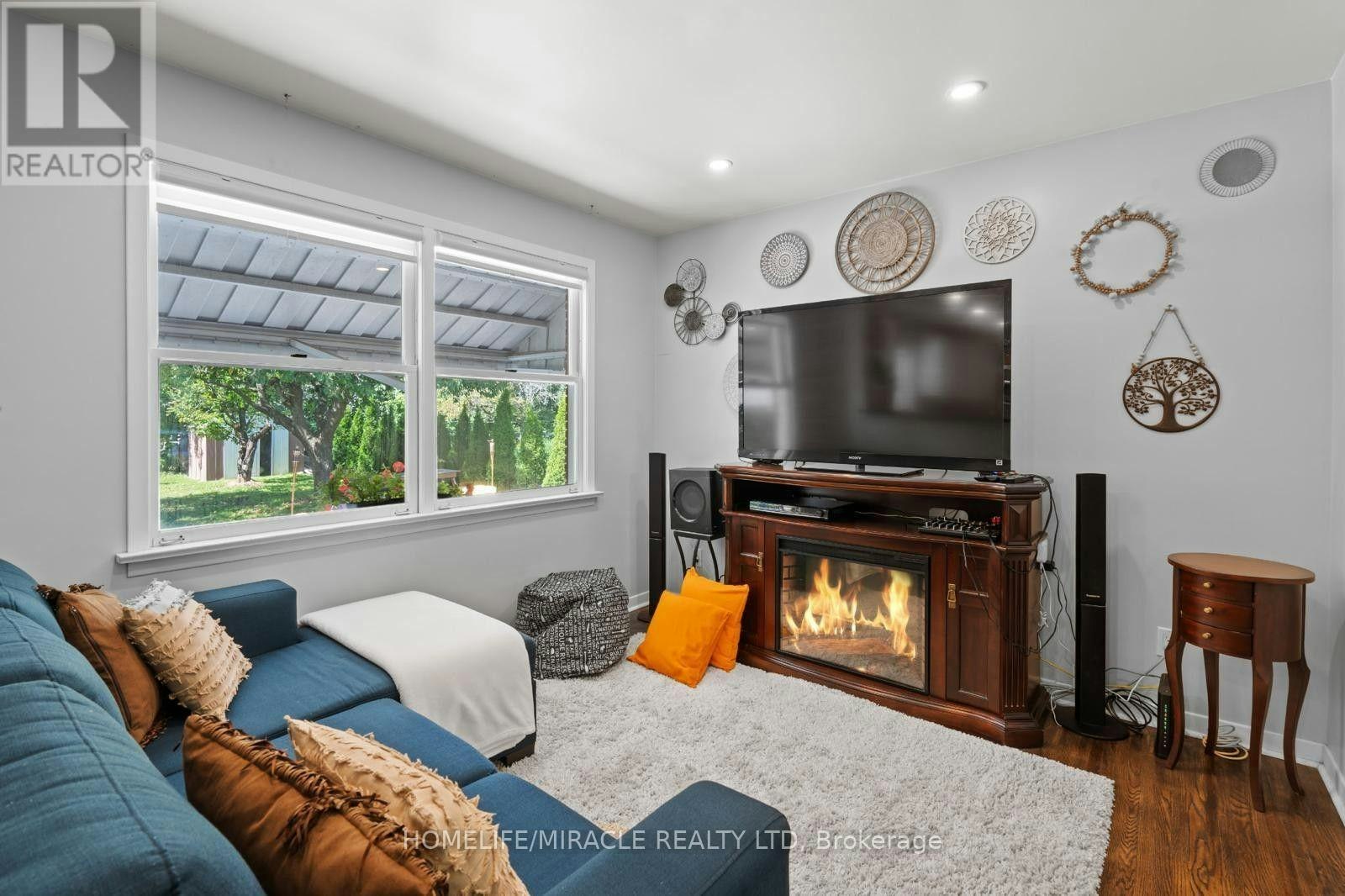 6495 Dorchester Road, Niagara Falls, ON, L2G 5T6 - 2