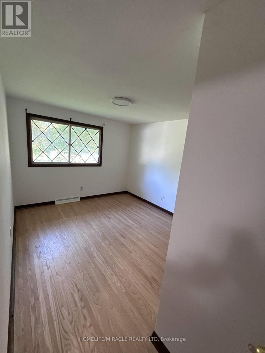 6511 Dorchester Road, Niagara Falls, ON, L2G 5T6 - 5