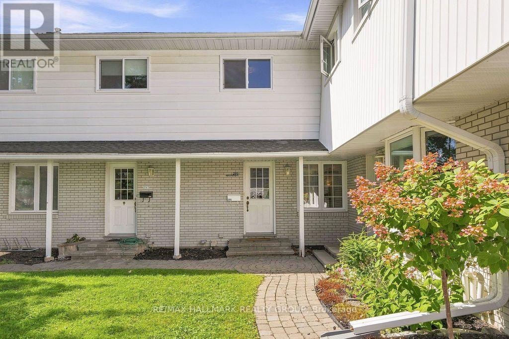 295 Beechgrove Avenue, Ottawa, ON, K1Z 6R4