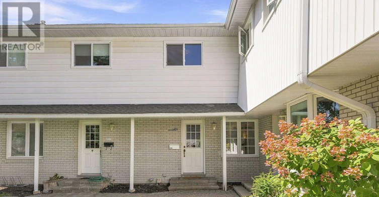 295 Beechgrove Avenue, Ottawa, ON, K1Z 6R4