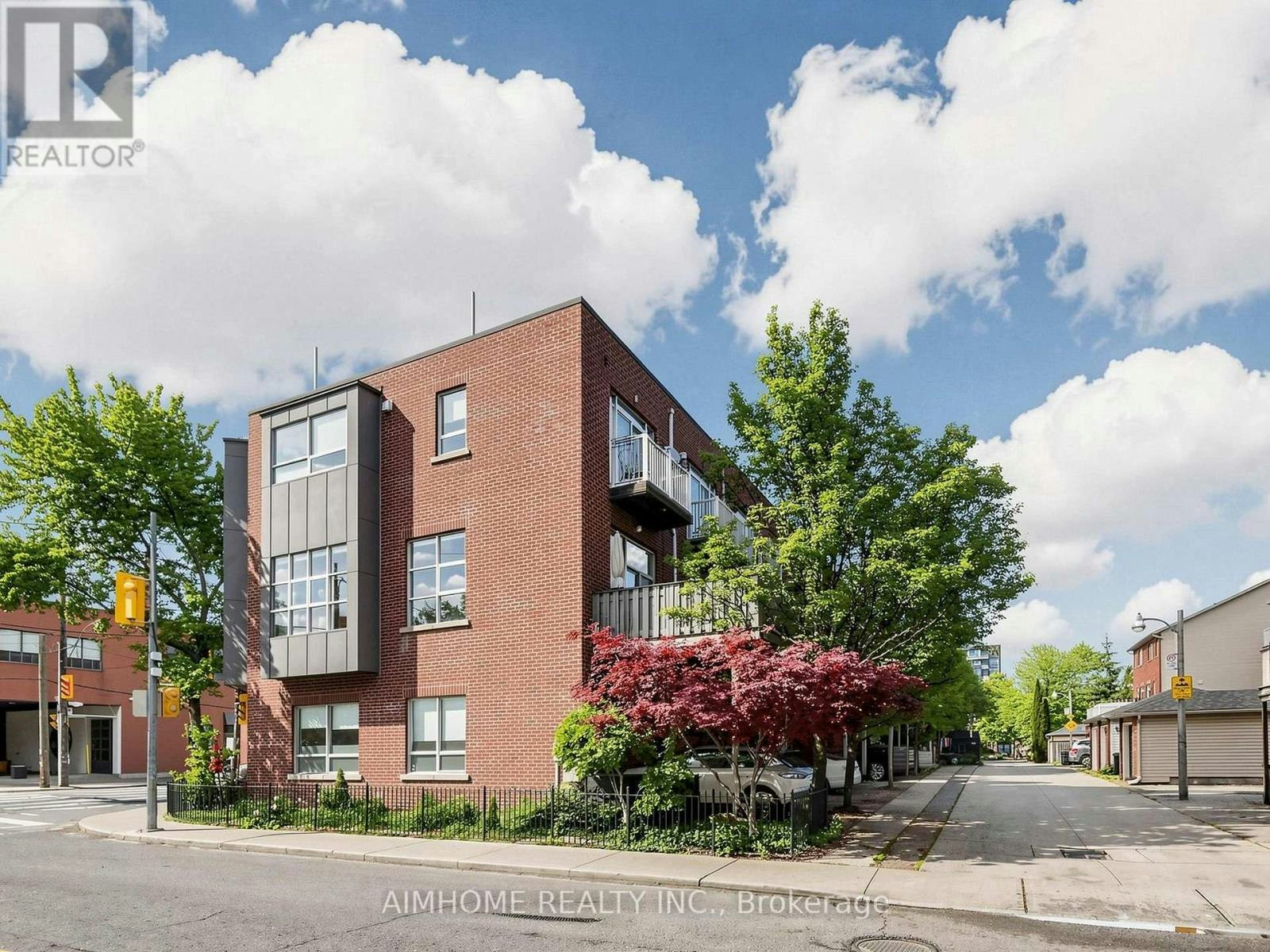 1089 Dundas Street E, Toronto, ON, M4M 1R9