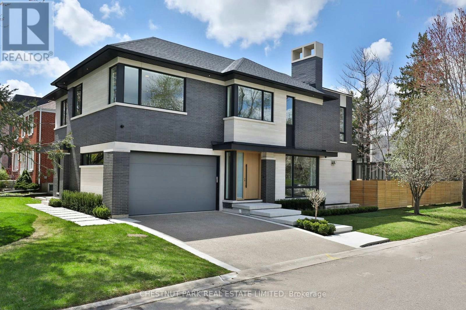 2 Marchwood Drive, Toronto, ON, M3H 1J8