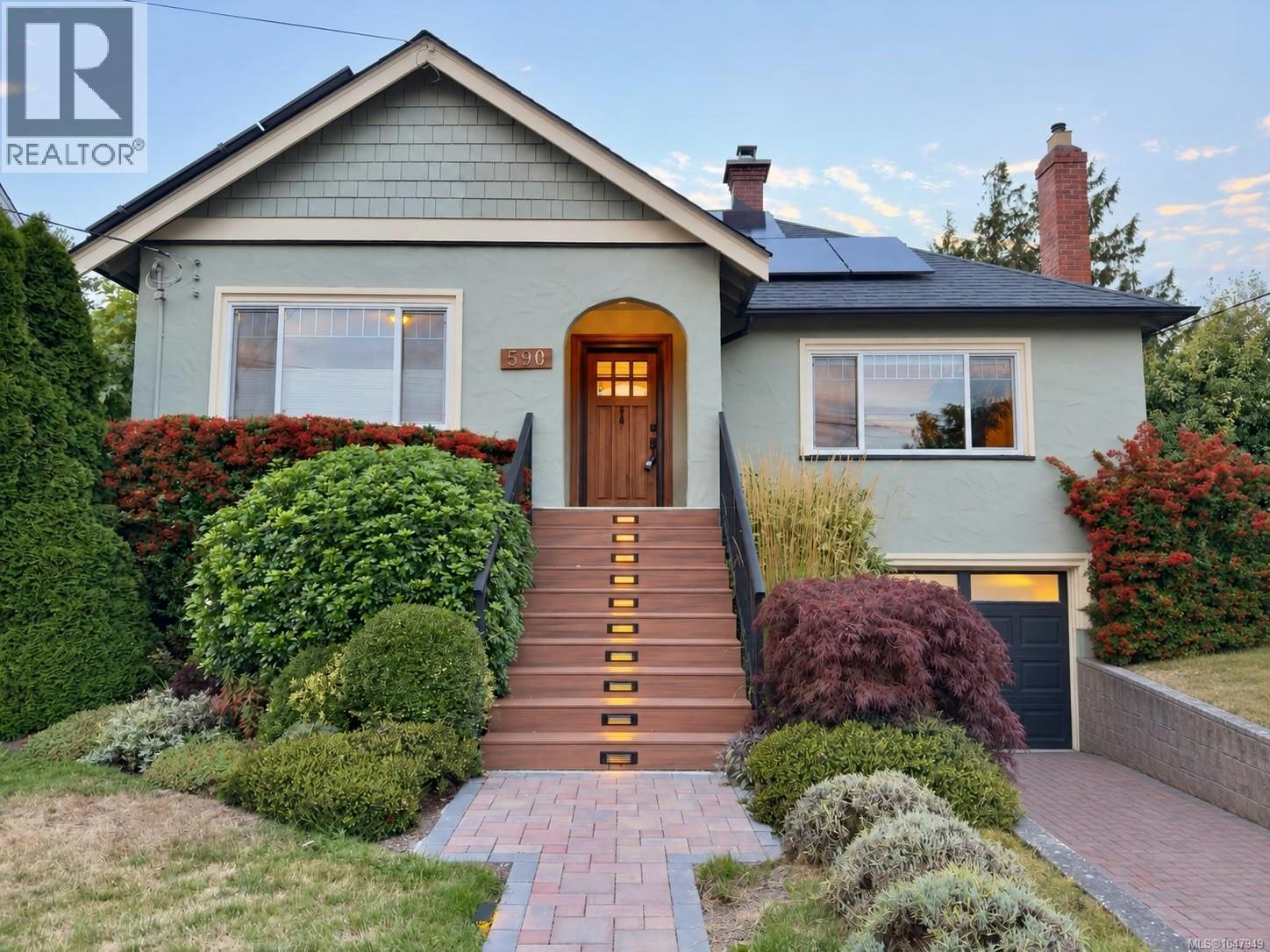 590 Monterey Avenue, Oak Bay, BC, V8S 4T9