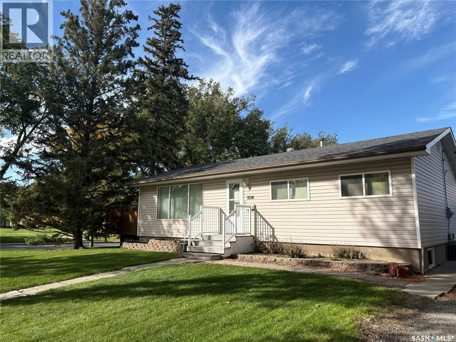 3116 3rd Avenue N, Regina, SK, S4R 0W6