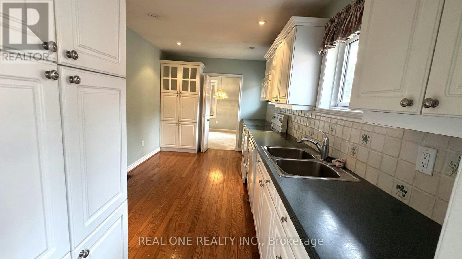 35 Corning Road, Toronto, ON, M2J 2L6 - 11