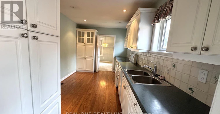 35 Corning Road, Toronto, ON, M2J 2L6 - 11