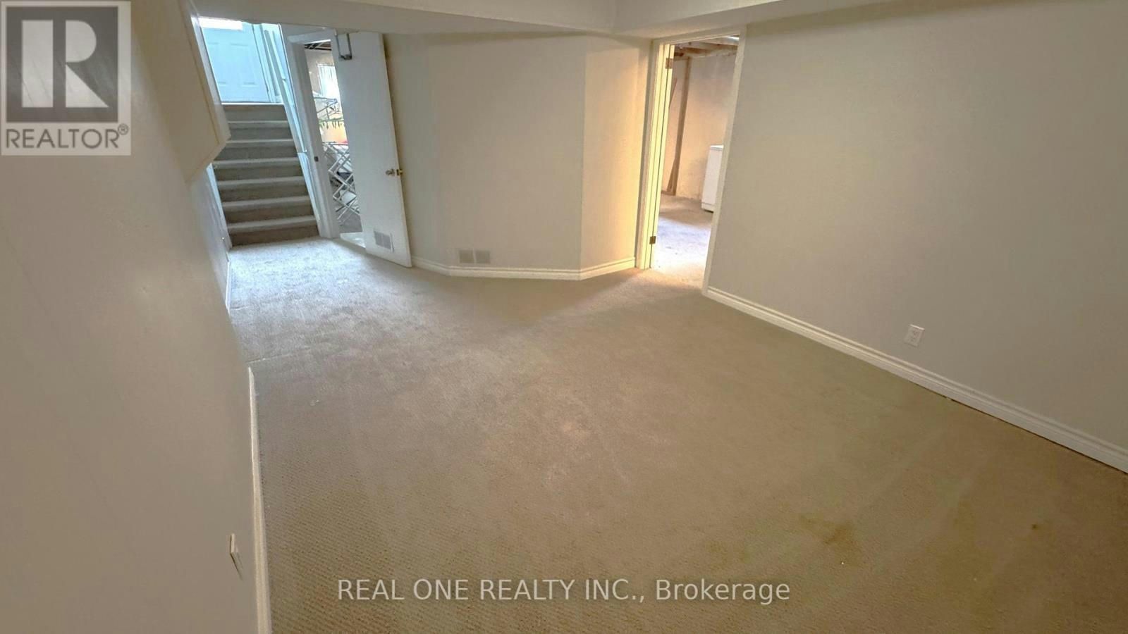 35 Corning Road, Toronto, ON, M2J 2L6 - 35