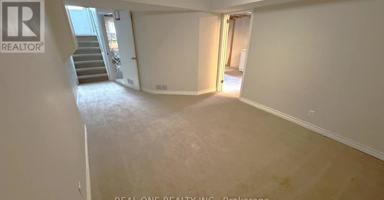 35 Corning Road, Toronto, ON, M2J 2L6 - 35