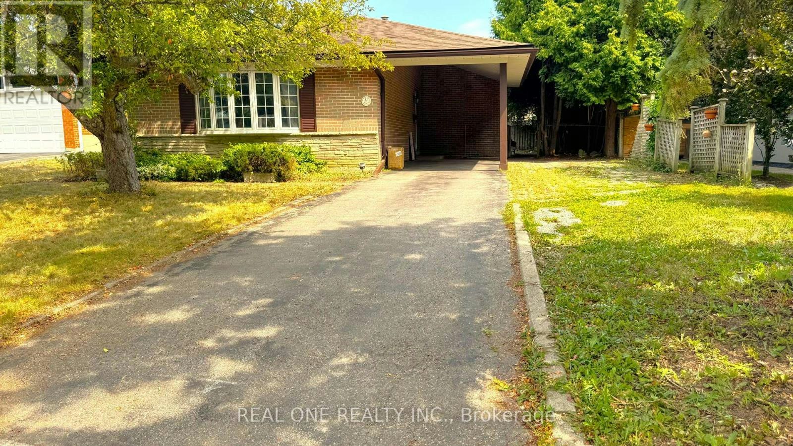 35 Corning Road, Toronto, ON, M2J 2L6