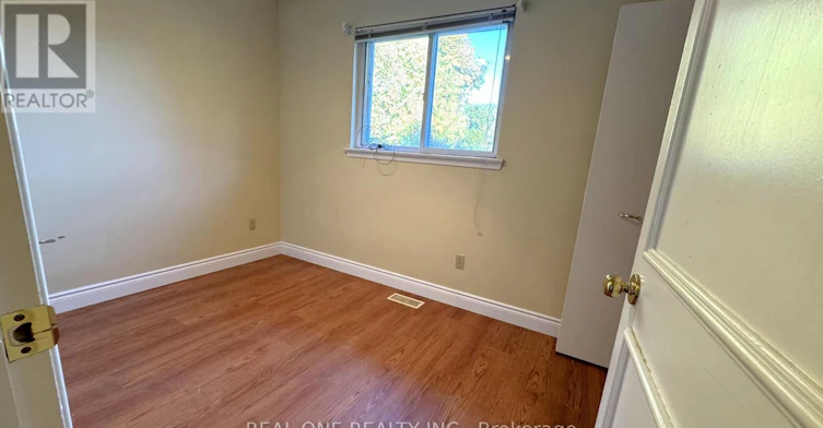 35 Corning Road, Toronto, ON, M2J 2L6 - 33