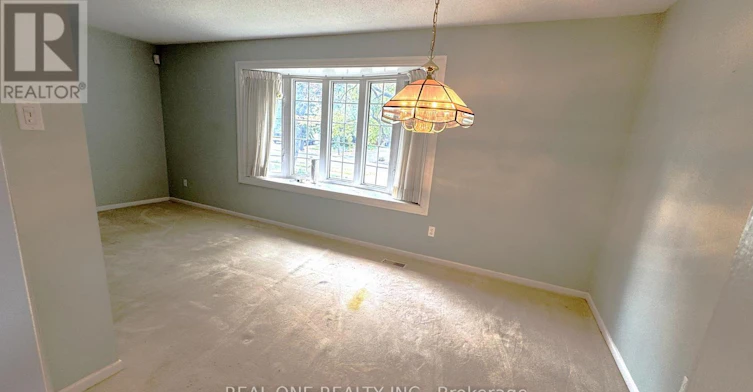 35 Corning Road, Toronto, ON, M2J 2L6 - 8