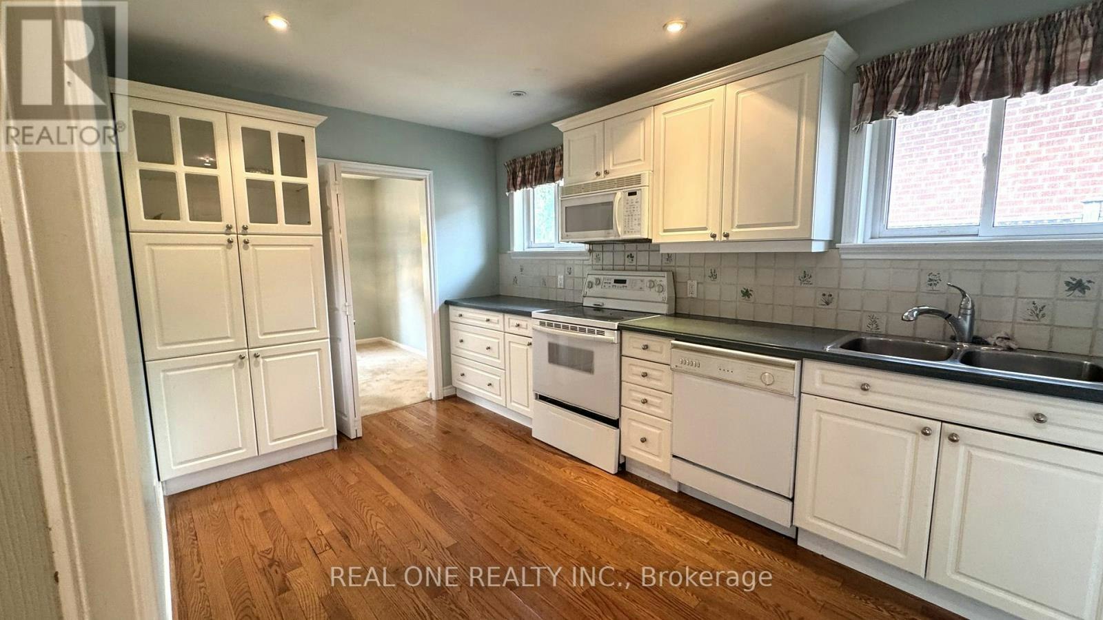 35 Corning Road, Toronto, ON, M2J 2L6 - 10