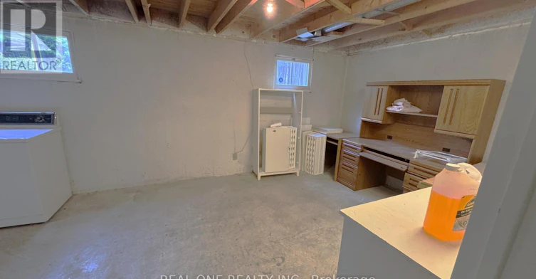 35 Corning Road, Toronto, ON, M2J 2L6 - 34