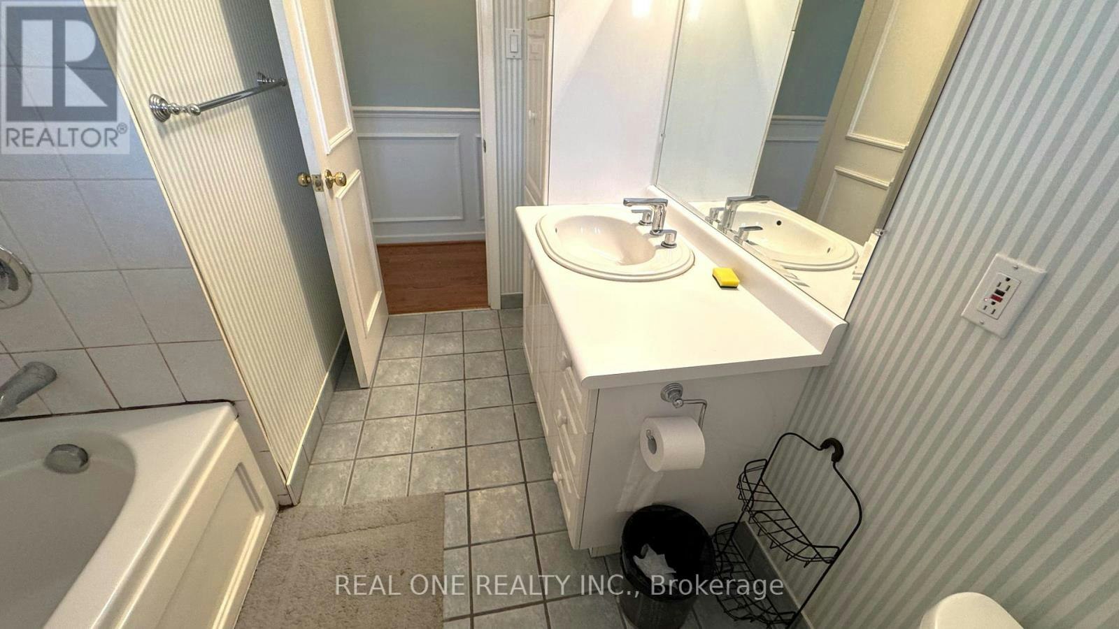 35 Corning Road, Toronto, ON, M2J 2L6 - 29