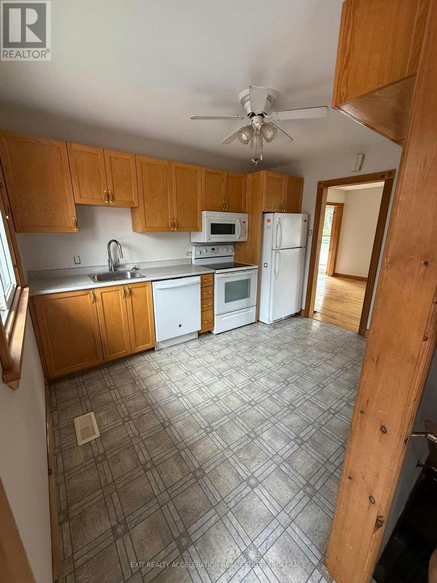 230 Marilyn Avenue, Greater Napanee, ON, K7R 2L4 - 6