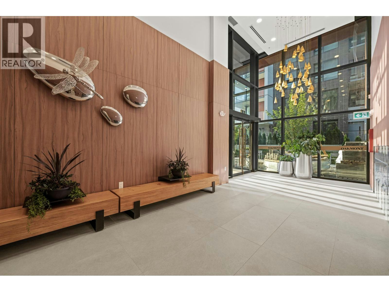 201-8486 Oak Street, Vancouver, BC, V6P 4B1