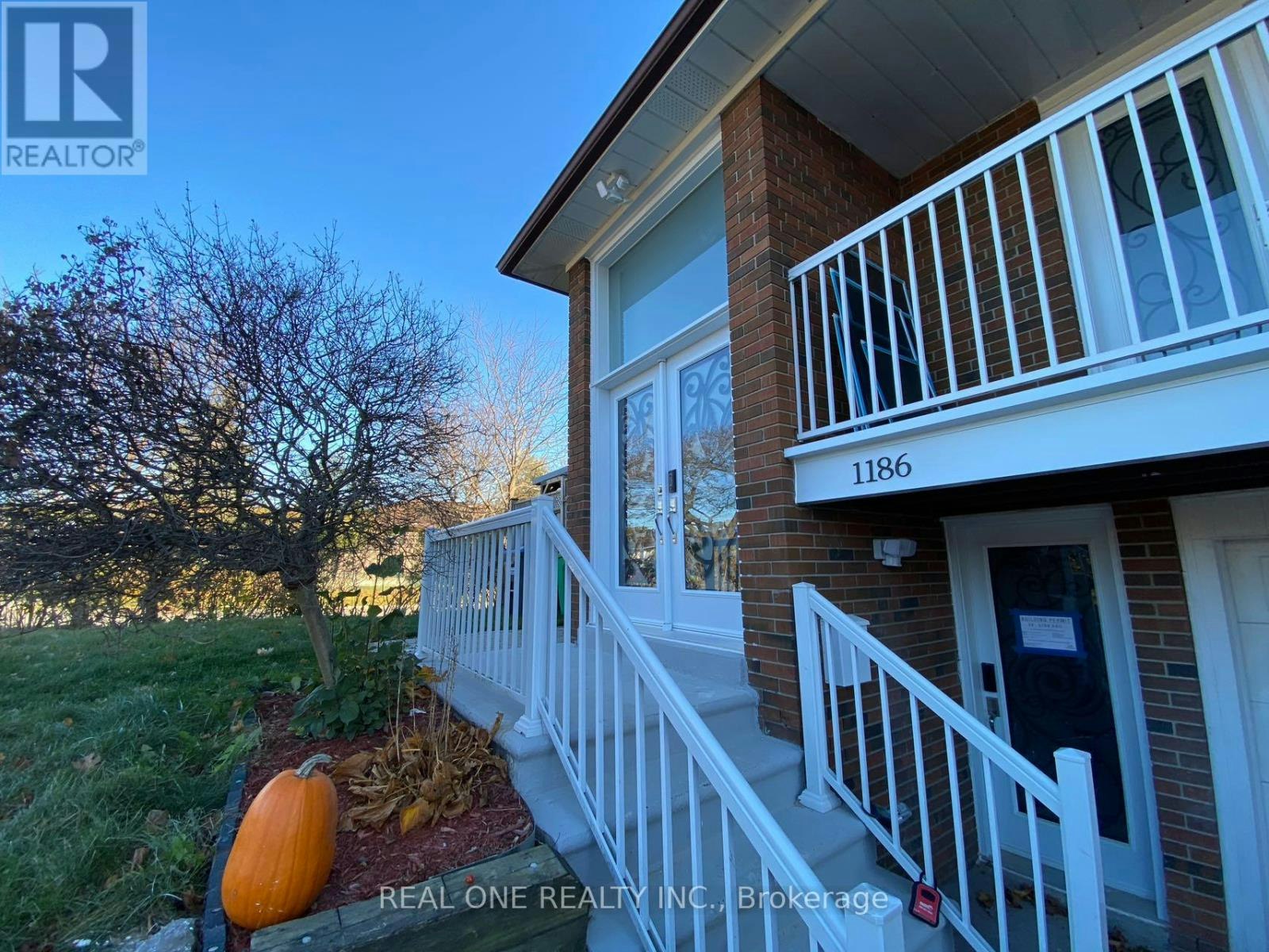 ROOM U2-1186 Shadeland Drive, Mississauga, ON, L5C 1P4 - 2