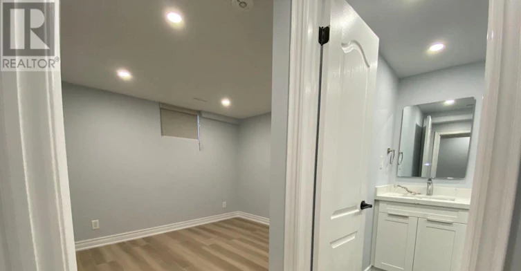 1186 Shadeland Drive, Mississauga, ON, L5C 1P4 - 9