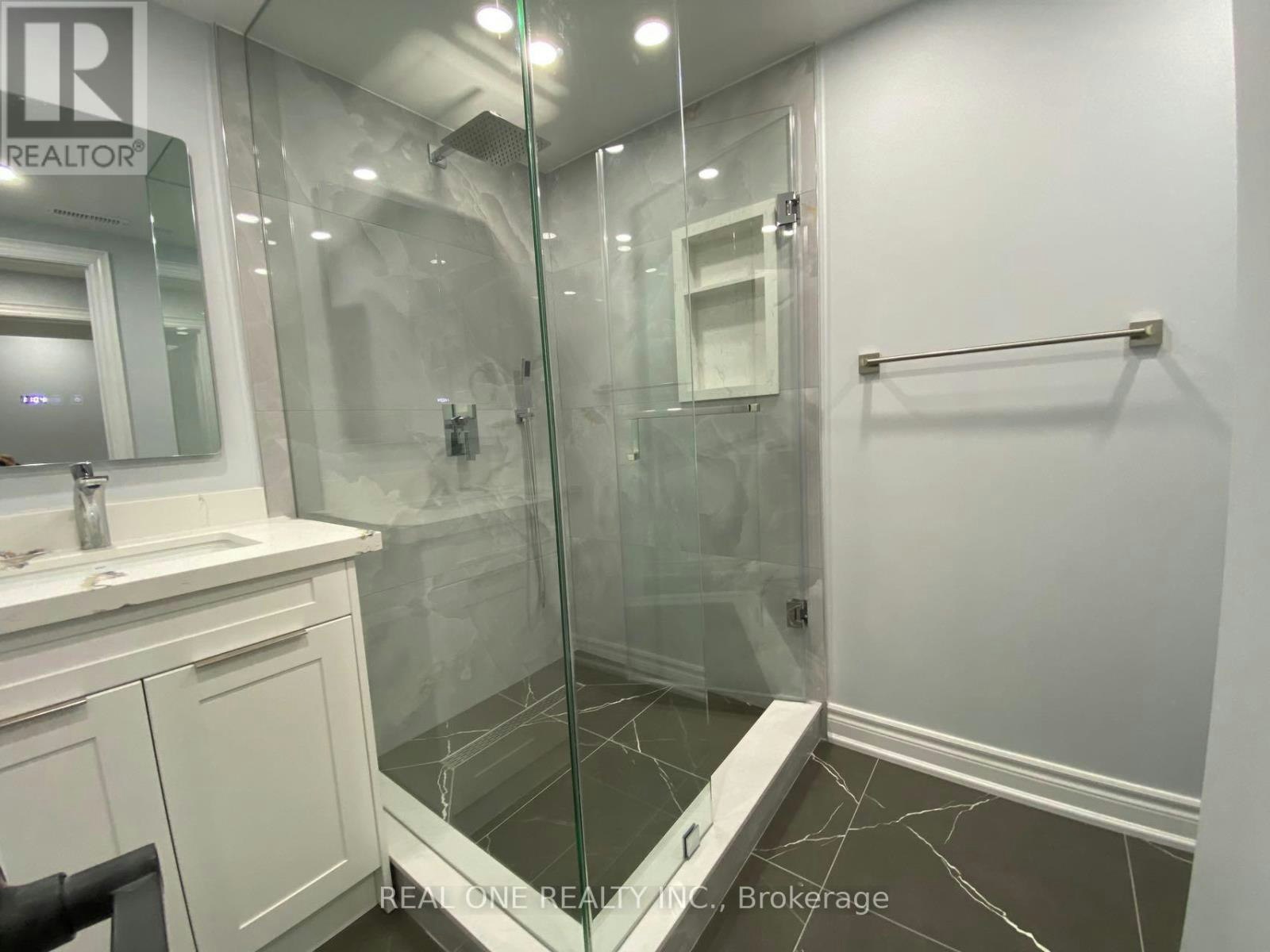 1186 Shadeland Drive, Mississauga, ON, L5C 1P4 - 7