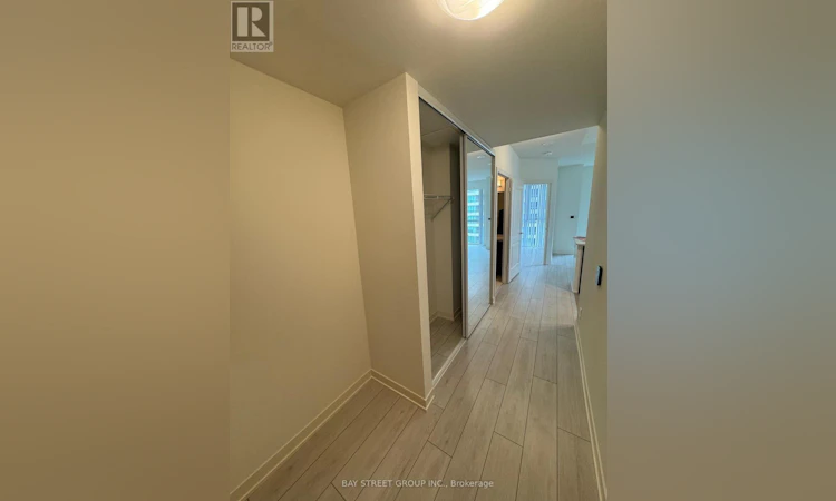 1006-4955 Yonge Street