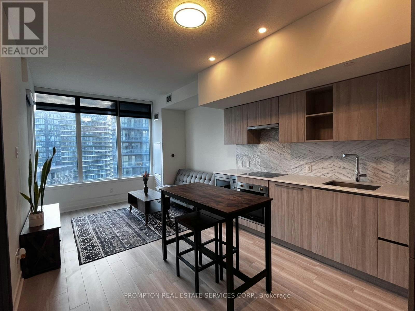 2115-19 Bathurst Street, Toronto, ON, M5V 0N2 - 4