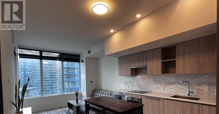 2115-19 Bathurst Street, Toronto, ON, M5V 0N2 - 4