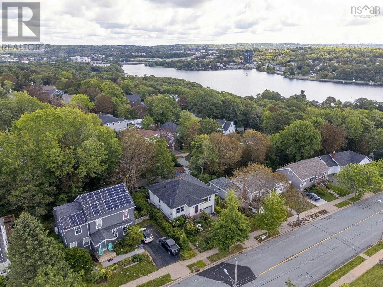 24 Crichton Park Road, Dartmouth, NS, B3A 2N8