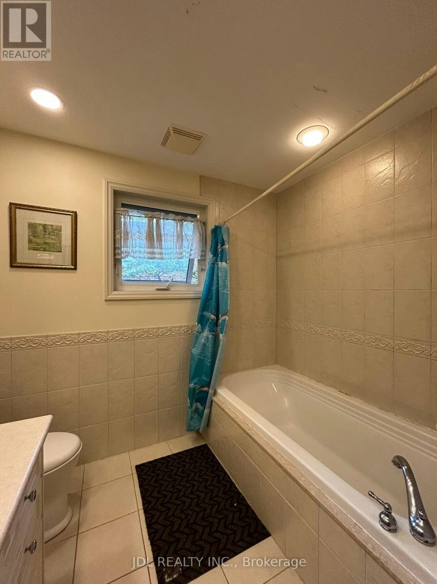 ONE Bedroom Main Floor 3 Butterfield Dr Drive, Toronto, ON, M3A 2L9 - 2