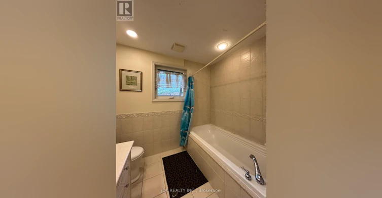 ONE Bedroom Main Floor 3 Butterfield Dr Drive, Toronto, ON, M3A 2L9 - 2