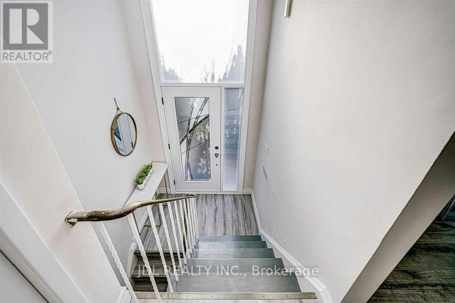 47 Greyhound Drive, Toronto, ON, M2H 1K2 - 2