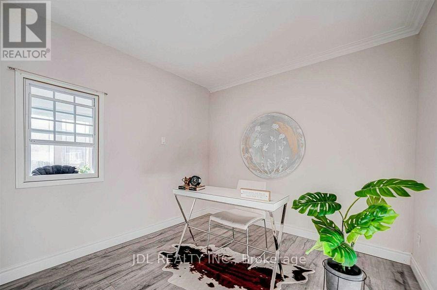 47 Greyhound Drive, Toronto, ON, M2H 1K2 - 11