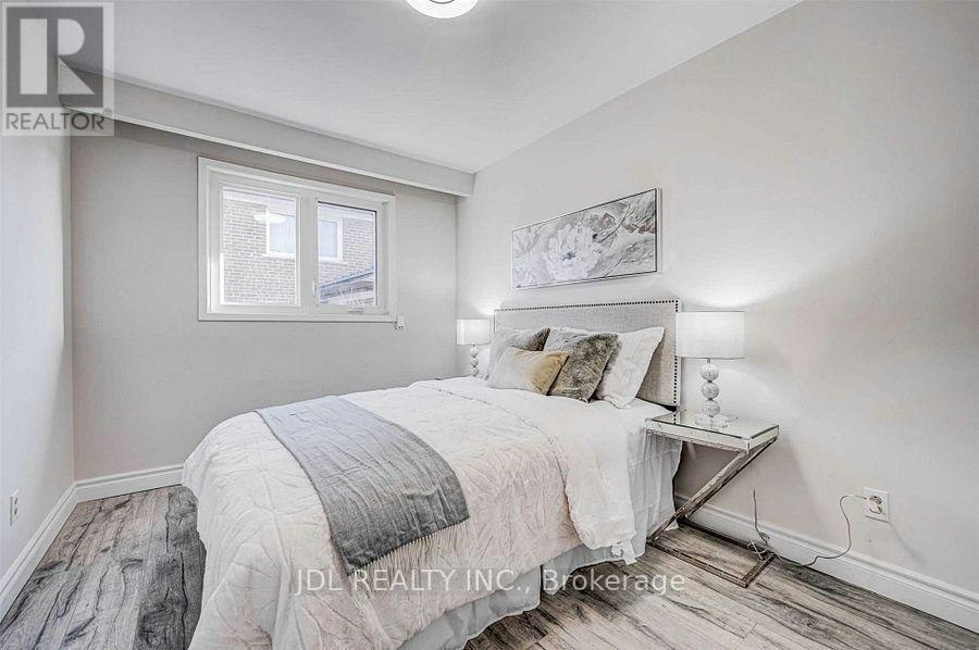 47 Greyhound Drive, Toronto, ON, M2H 1K2 - 9
