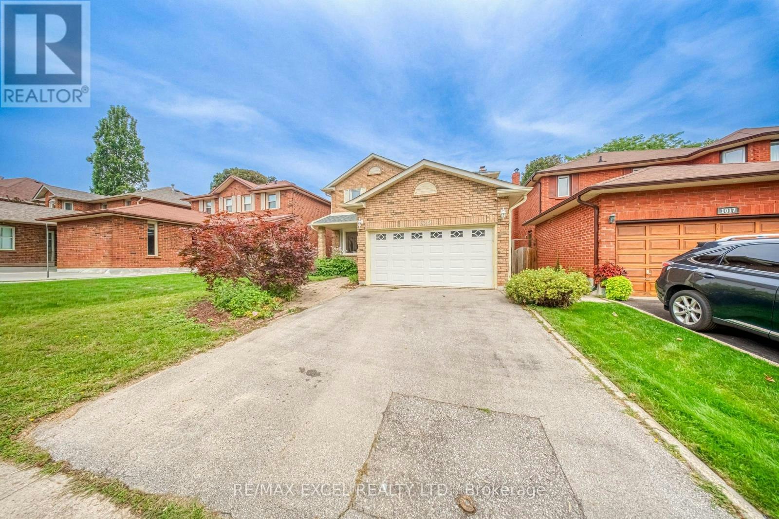1019 Rouge Valley Drive, Pickering, ON, L1V 4N8 - 2