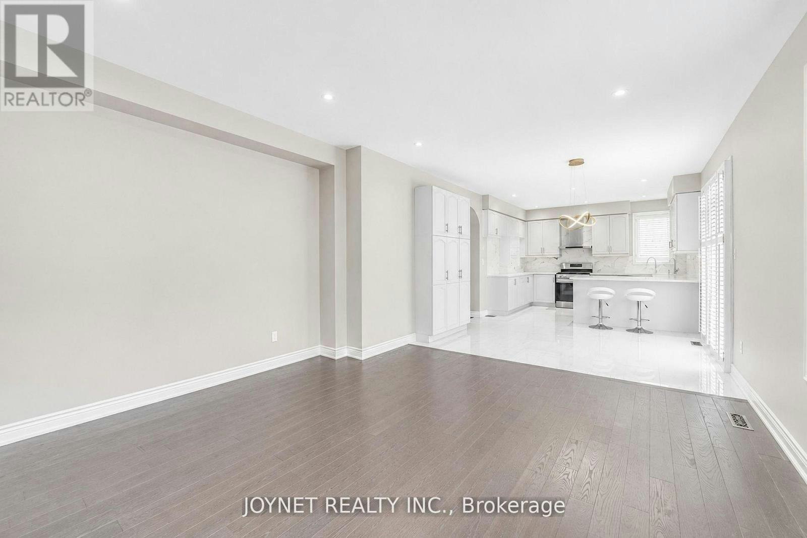 36 Newbridge Avenue, Richmond Hill, ON, L4E 3Z9 - 6