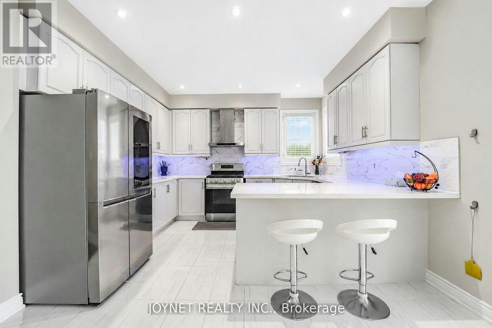 36 Newbridge Avenue, Richmond Hill, ON, L4E 3Z9 - 4