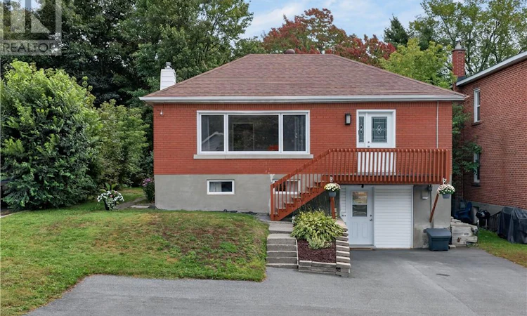 363 Wellington Heights