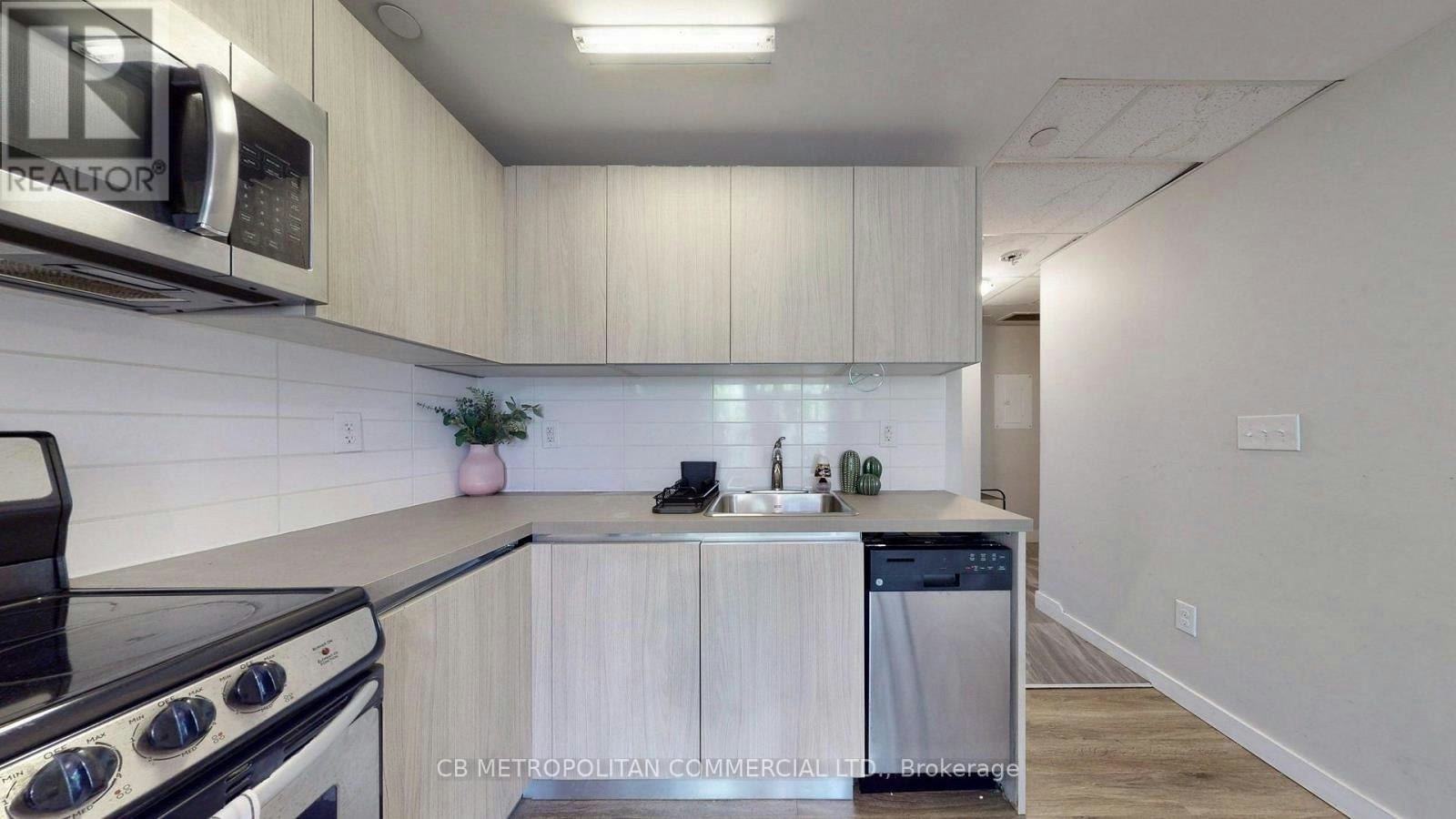 335 College Street, Toronto, ON, M5T 1S2 - 5