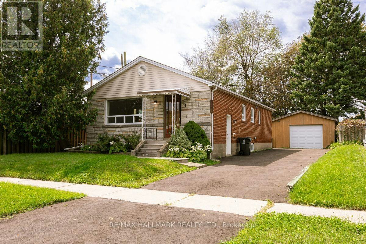 4 Bergen Road, Toronto, ON, M1P 1R9