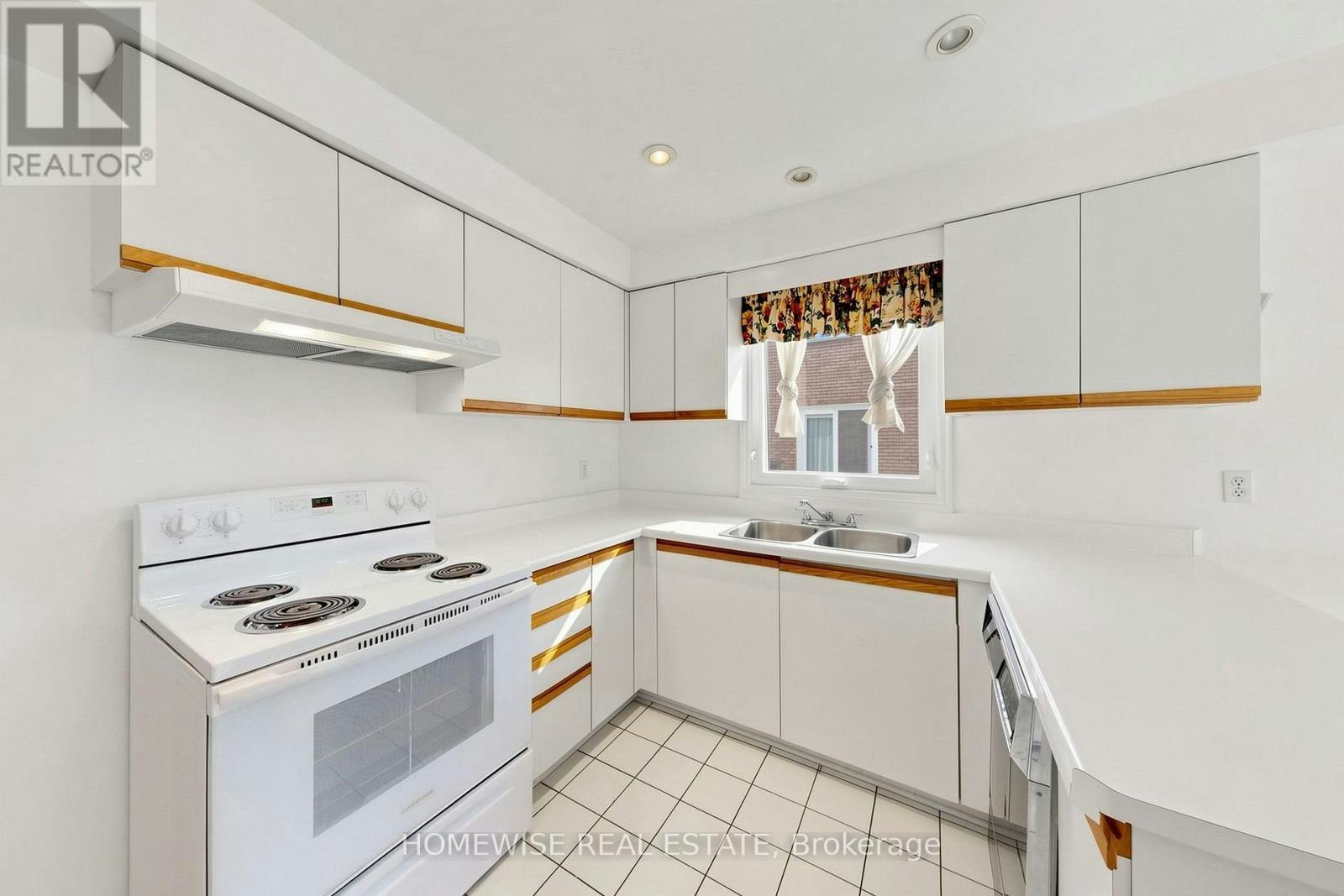 MAIN-11 Briarcliffe Crescent, Vaughan, ON, L4J 7G5 - 13