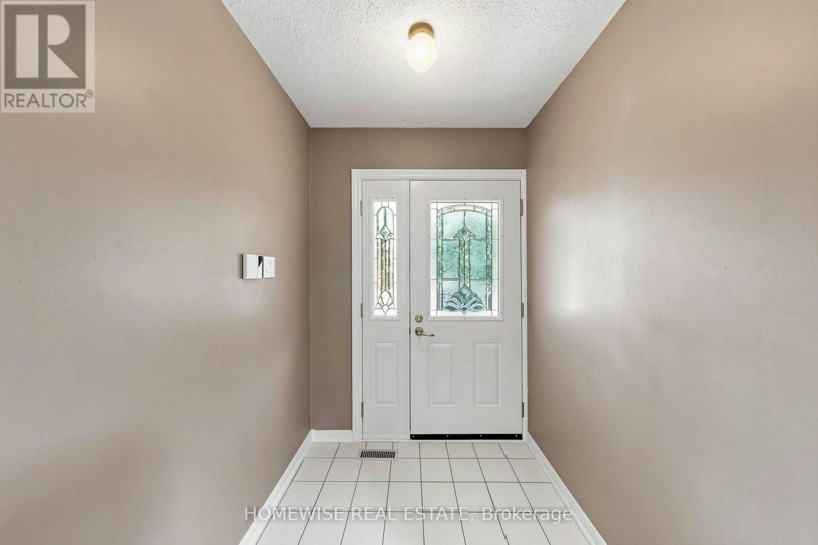 MAIN-11 Briarcliffe Crescent, Vaughan, ON, L4J 7G5 - 18