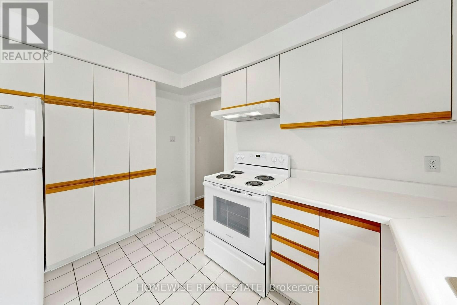 MAIN-11 Briarcliffe Crescent, Vaughan, ON, L4J 7G5 - 12