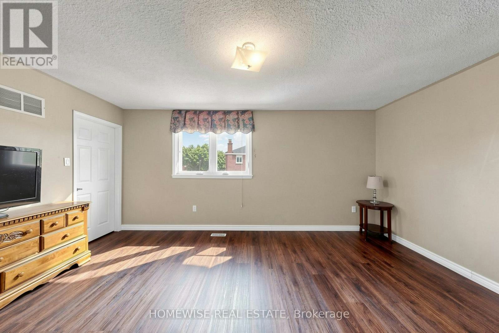 MAIN-11 Briarcliffe Crescent, Vaughan, ON, L4J 7G5 - 22