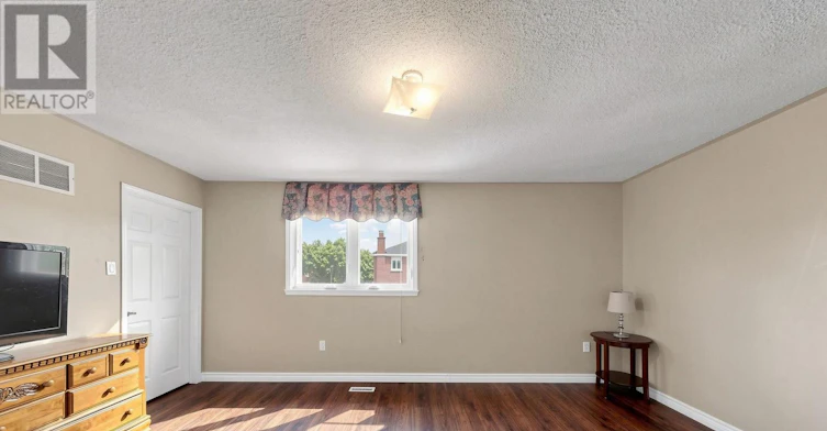 MAIN-11 Briarcliffe Crescent, Vaughan, ON, L4J 7G5 - 22